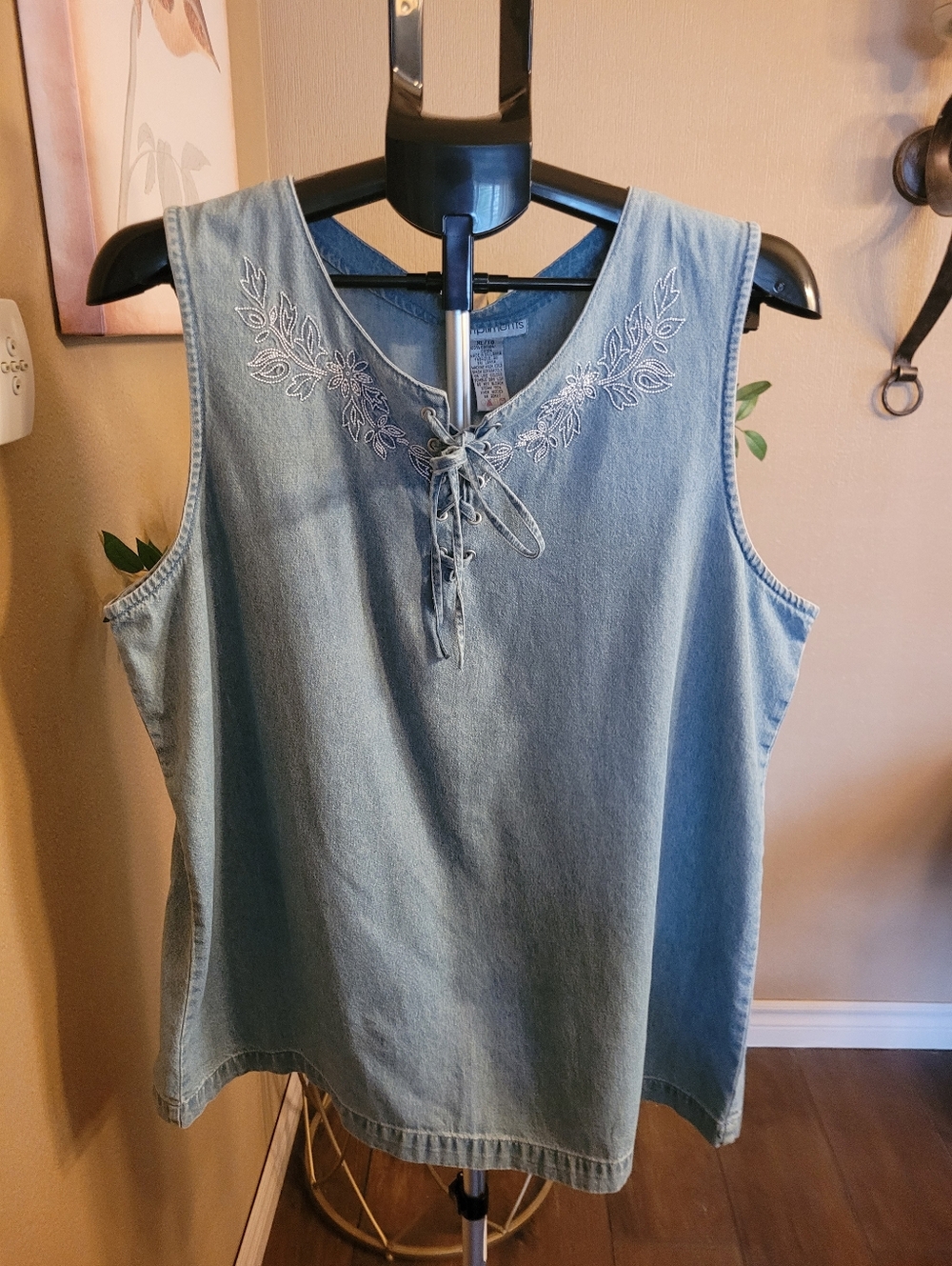 NWOT Compliments Embroidered Denim Sleeveless Top